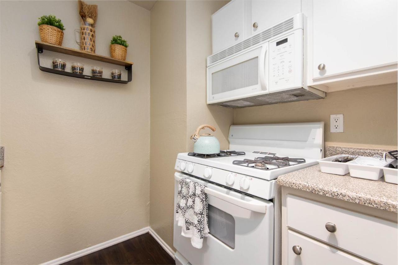 Gucci Mickey And Maxico Lofts Free Parking And Wifi Apartamento Los Angeles